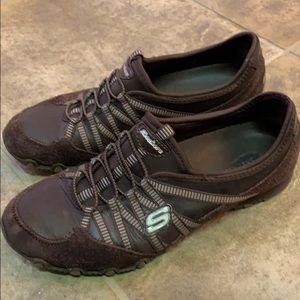 Sketcher’s brown shoes, size 8
